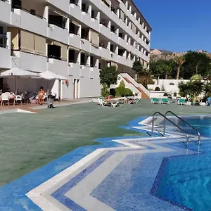 https://apartamentos-summerland-los-cristianos.in-canary-islands.com